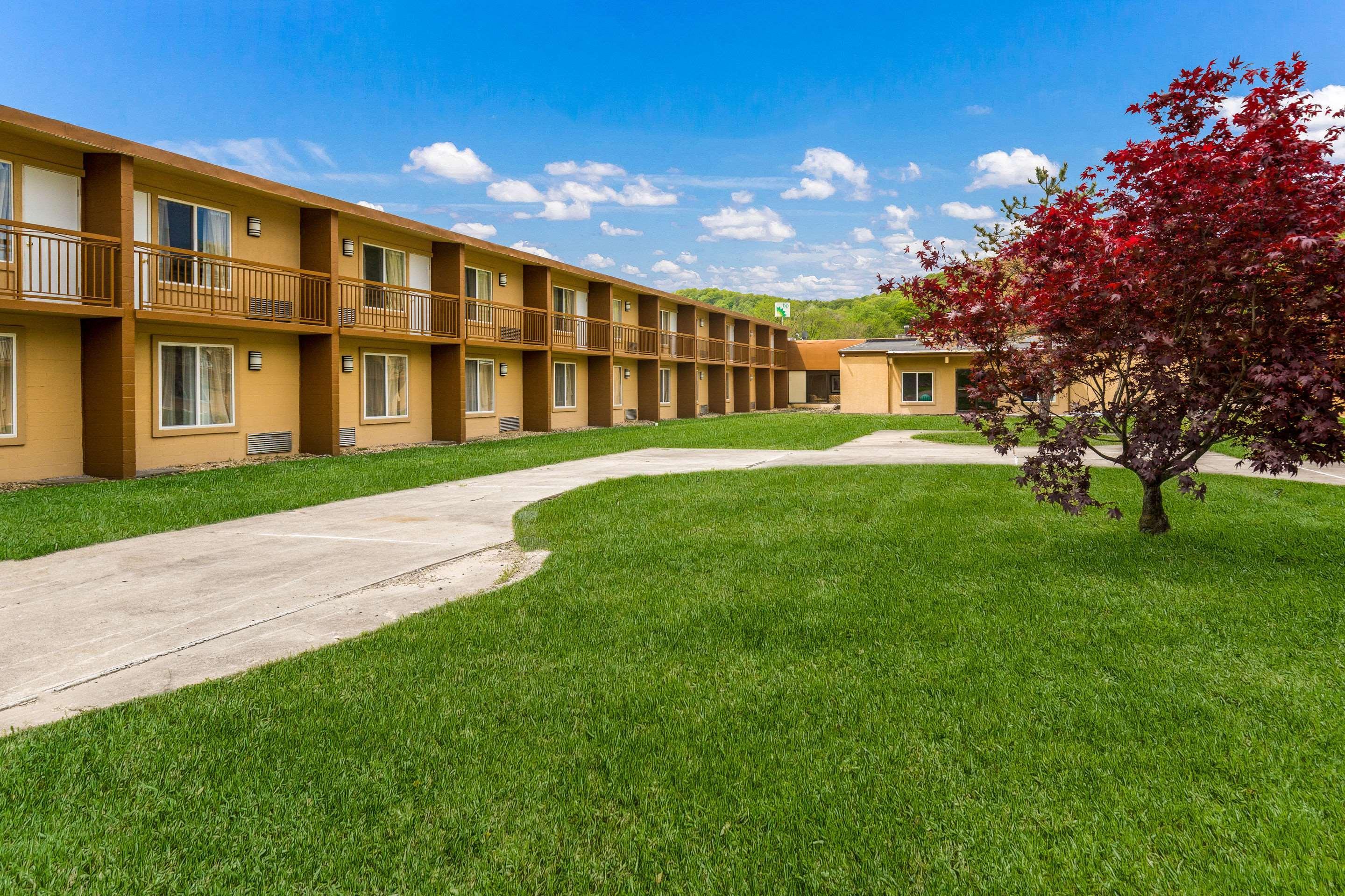 Pocono Inn & Banquet - Stroudsburg Delaware Water Gap Exterior photo